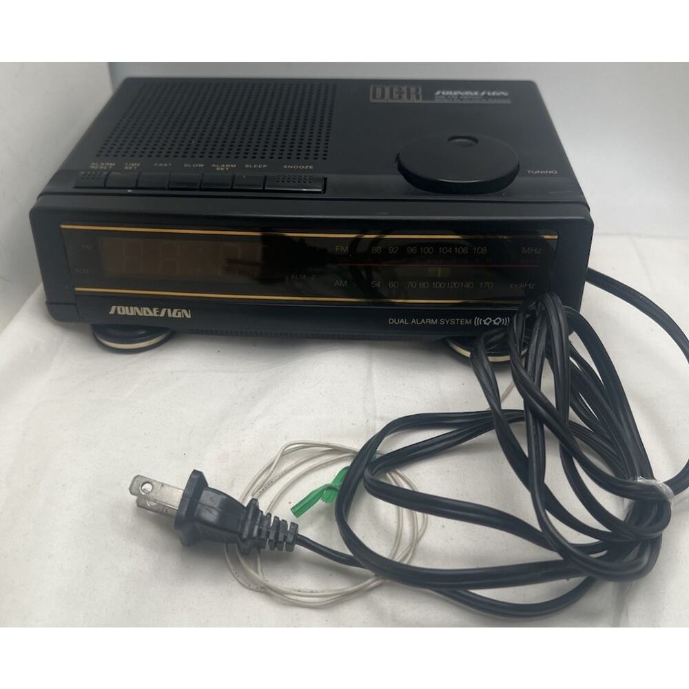 Digital Clock Radio AM/FM Dual Alarm By Sound Design Model 3737 Black VTG